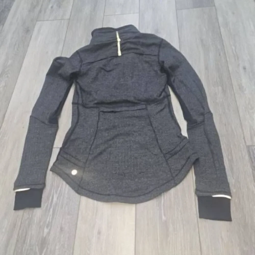Lululemon Base Runner 1/2 Zip heathered gray black size 2